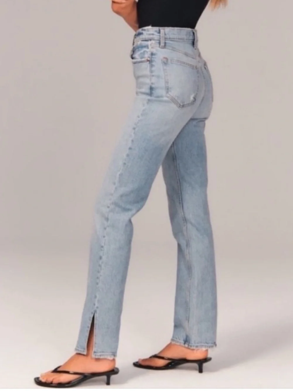 Abercrombie & Fitch Curve Love 90s Straight Ultra High Rise Jean size 27X31